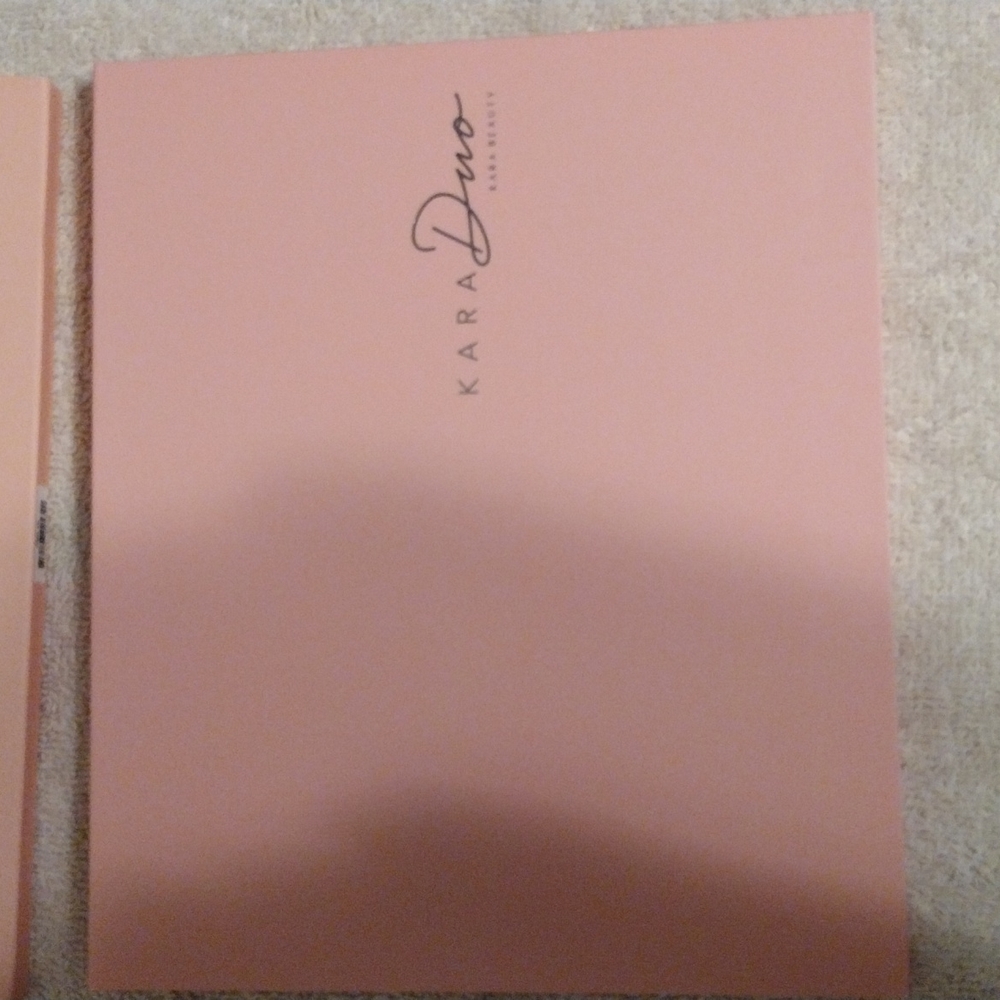 Kara beauty eyeshadow palette